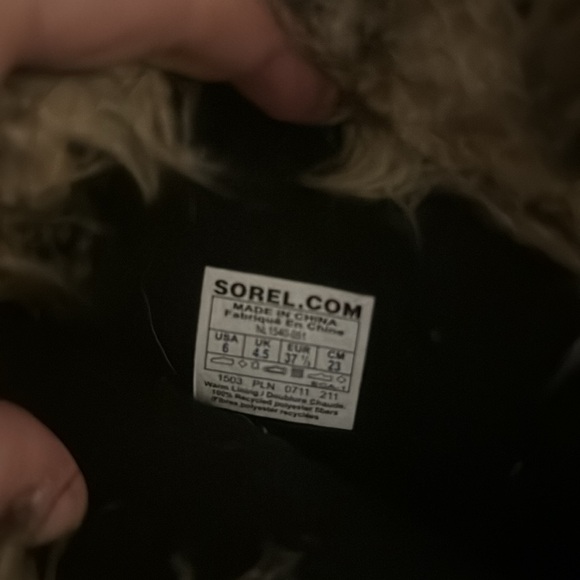 Sorel boots - Picture 4 of 6